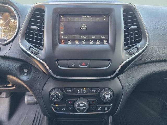 Used 2019 Jeep Cherokee Latitude Plus w/ Comfort/Convenience Group FWD image 26