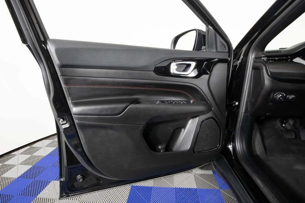 Used 2024 Jeep Compass Trailhawk image 9