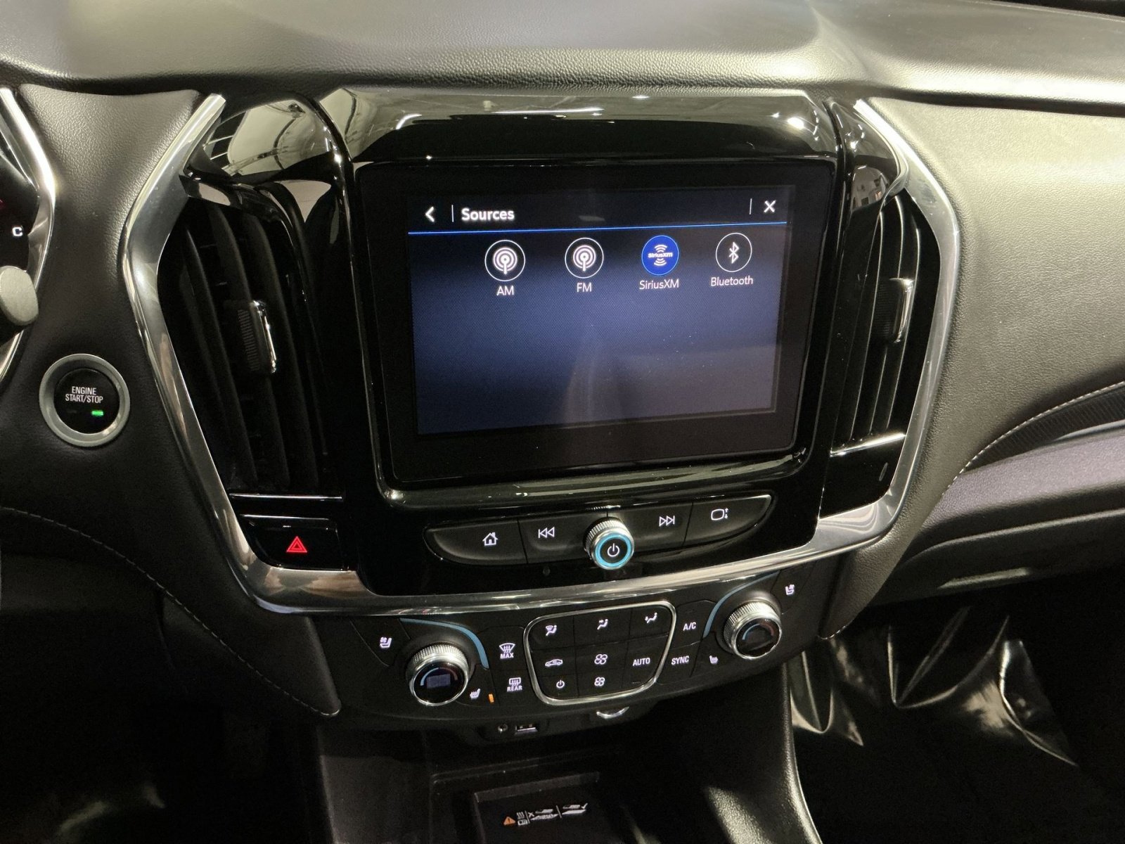 Used 2023 Chevrolet Traverse Premier image 26