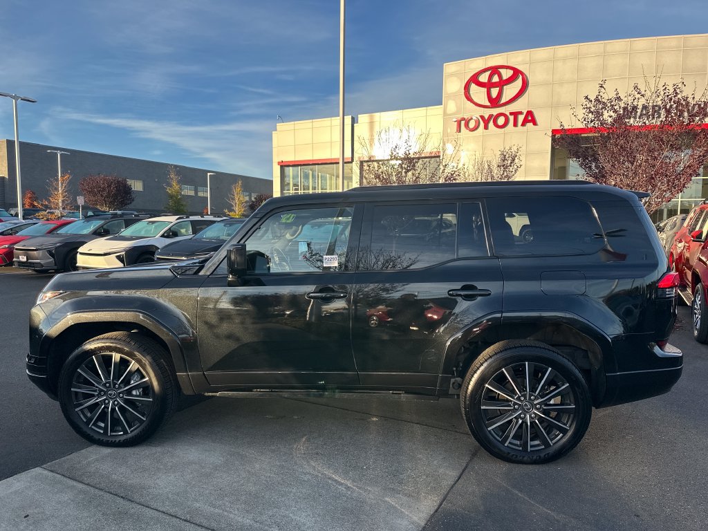 Used 2025 Lexus GX 550 w/ Accessory Package (Z1) AWD/4WD image 2