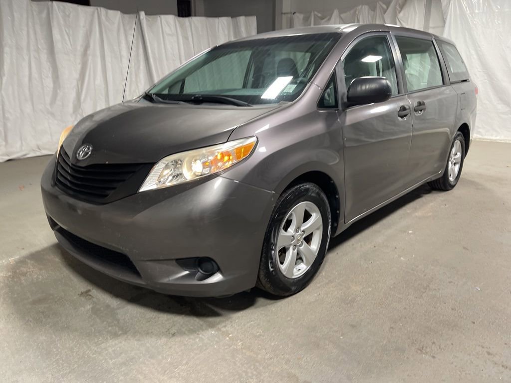 Used 2013 Toyota Sienna L FWD video 3