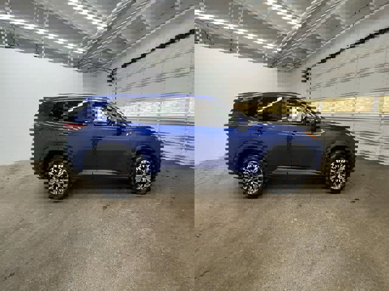 Used 2023 Nissan Rogue SV image 7