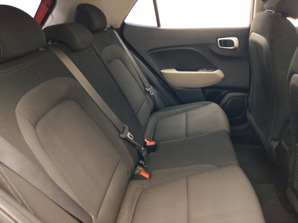 Used 2020 Hyundai Venue SEL FWD image 19