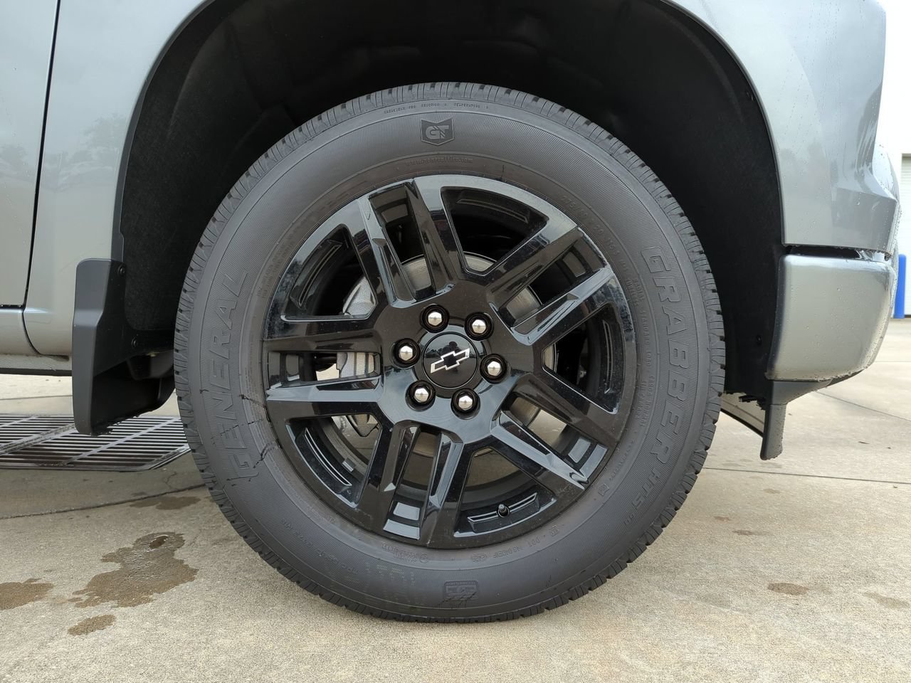 New 2026 Chevrolet Silverado 1500 Custom w/ LPO, Dark Essentials Package RWD image 25