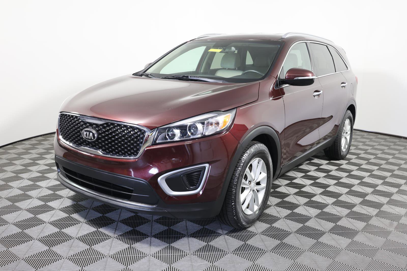 Used 2017 Kia Sorento FWD w/ LX Convenience Package