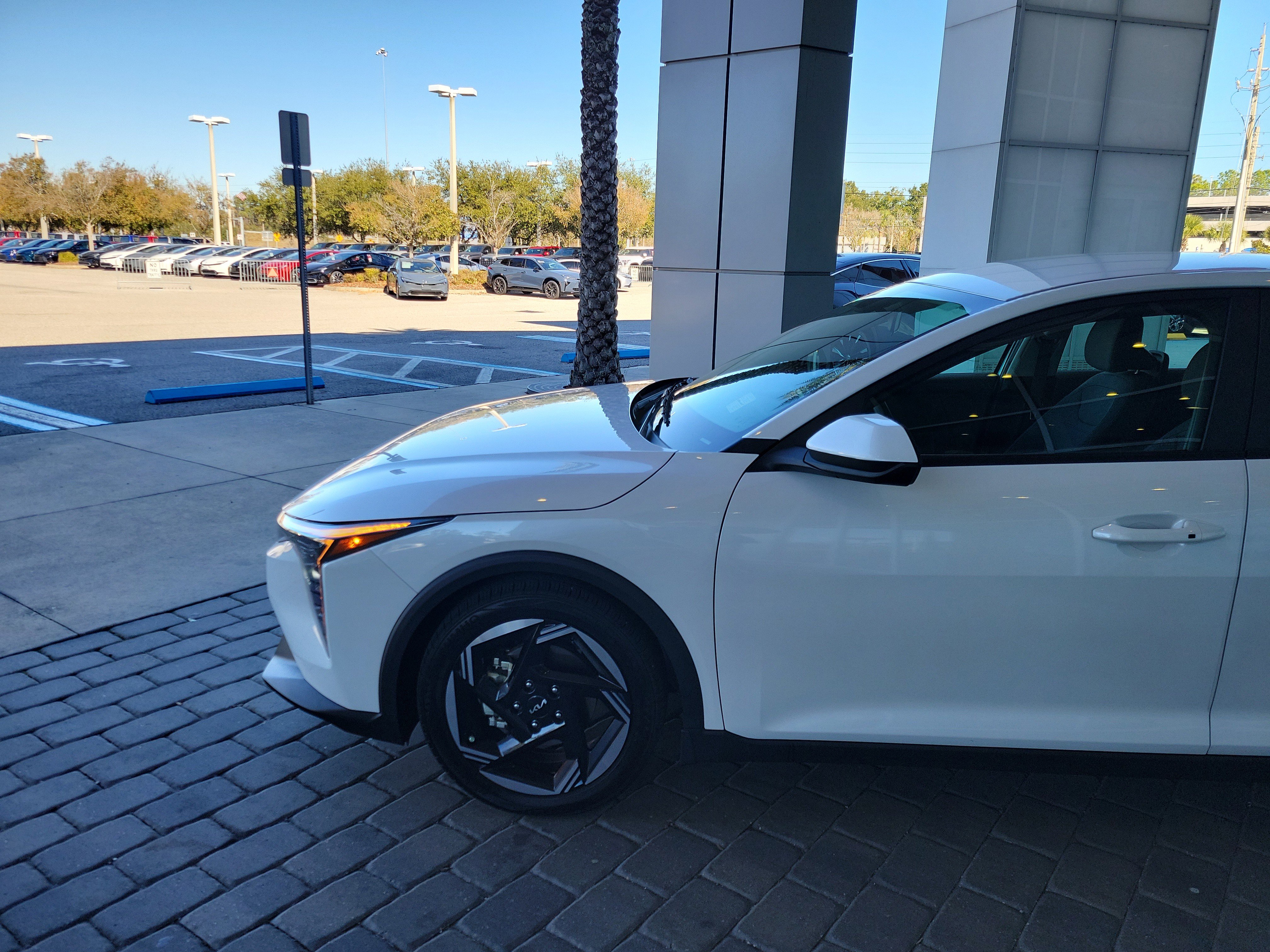 Used 2025 Kia K4 EX image 2