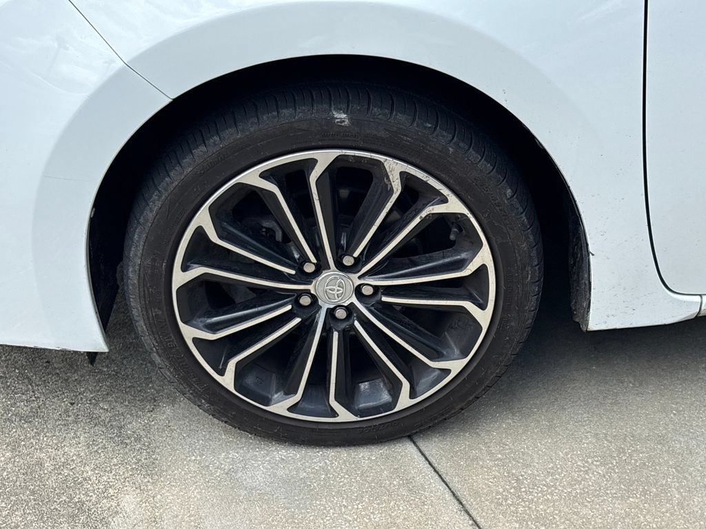 Used 2015 Toyota Corolla S FWD image 11