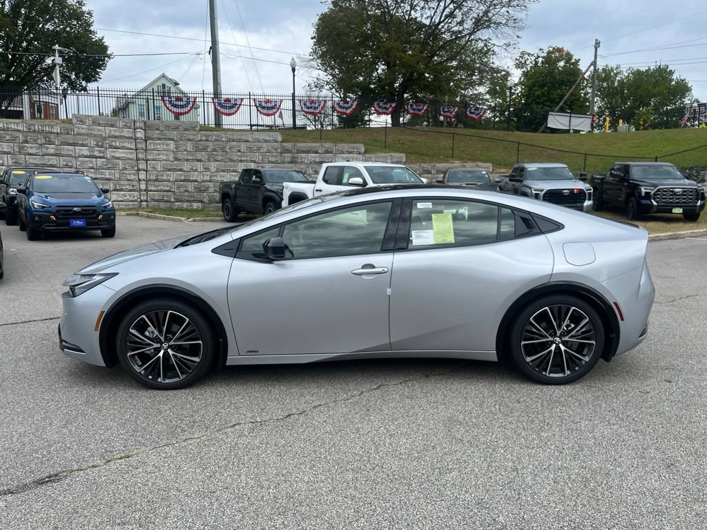 New 2027 Toyota Prius XLE AWD/4WD image 3