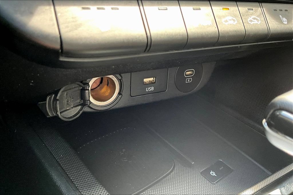 Used 2025 Hyundai Elantra SEL FWD image 12