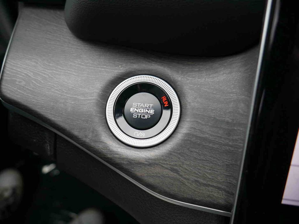 New 2025 Jeep Grand Cherokee Limited 4xe image 27