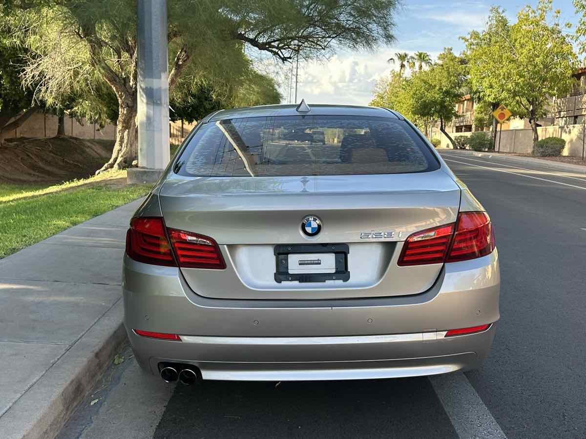 Used 2011 BMW 528i Sedan RWD image 7