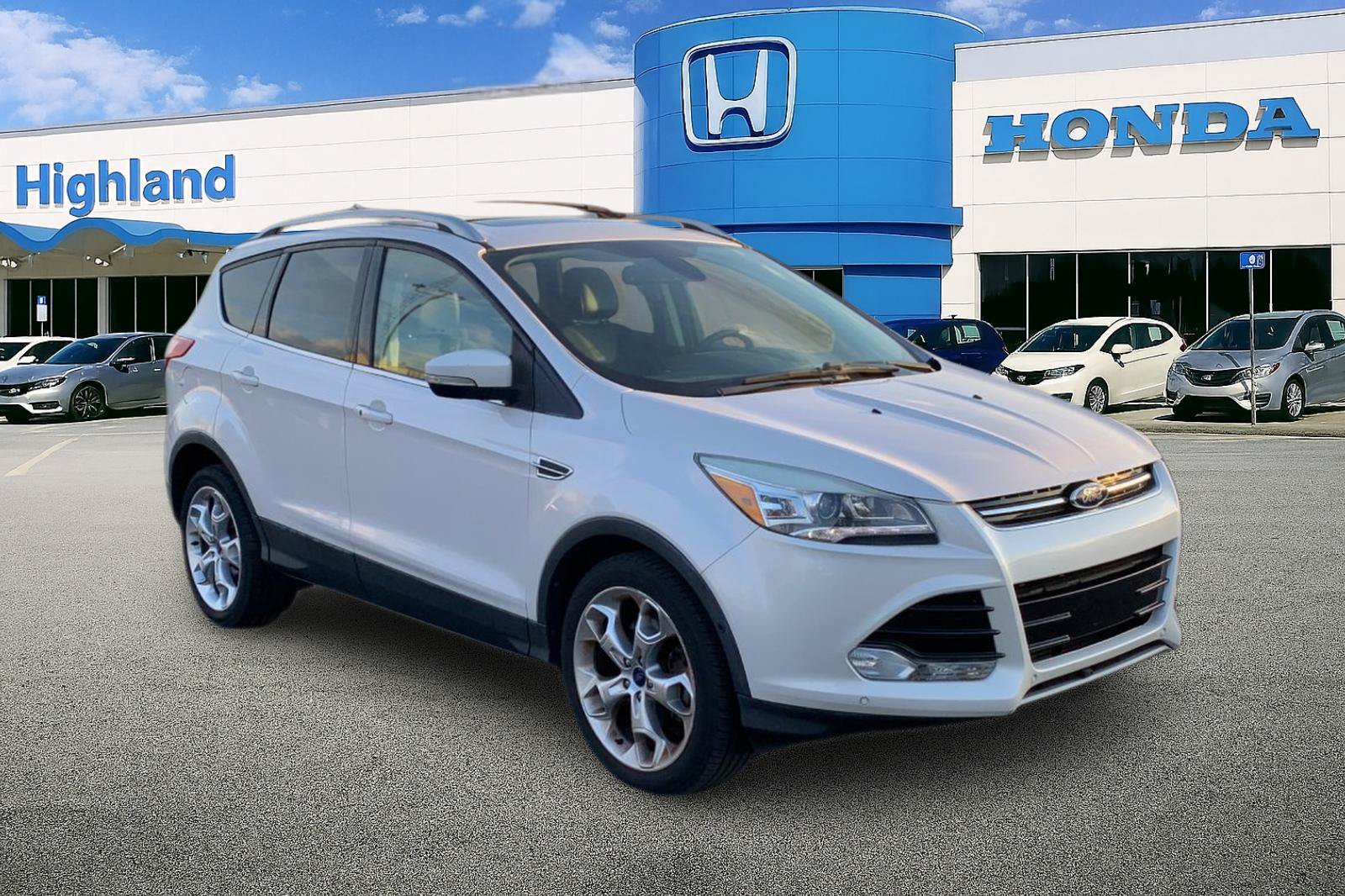 Used 2013 Ford Escape Titanium w/ Parking Technology Pkg FWD image 7