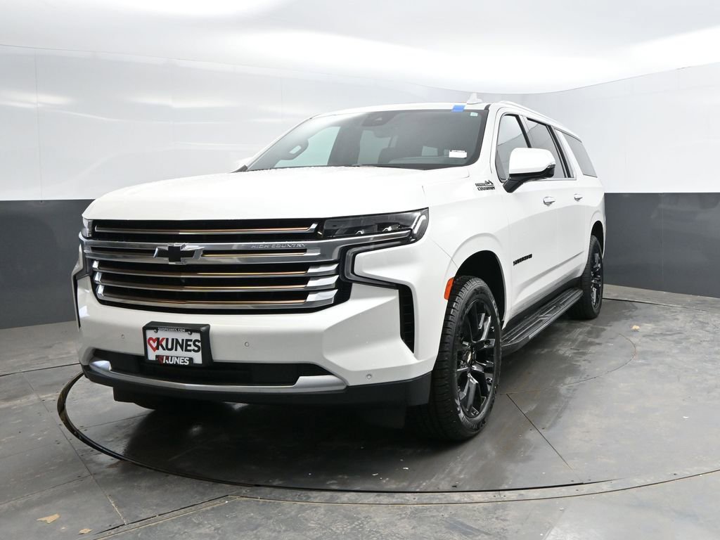 Used 2023 Chevrolet Suburban High Country w/ Max Trailering Package AWD/4WD image 5