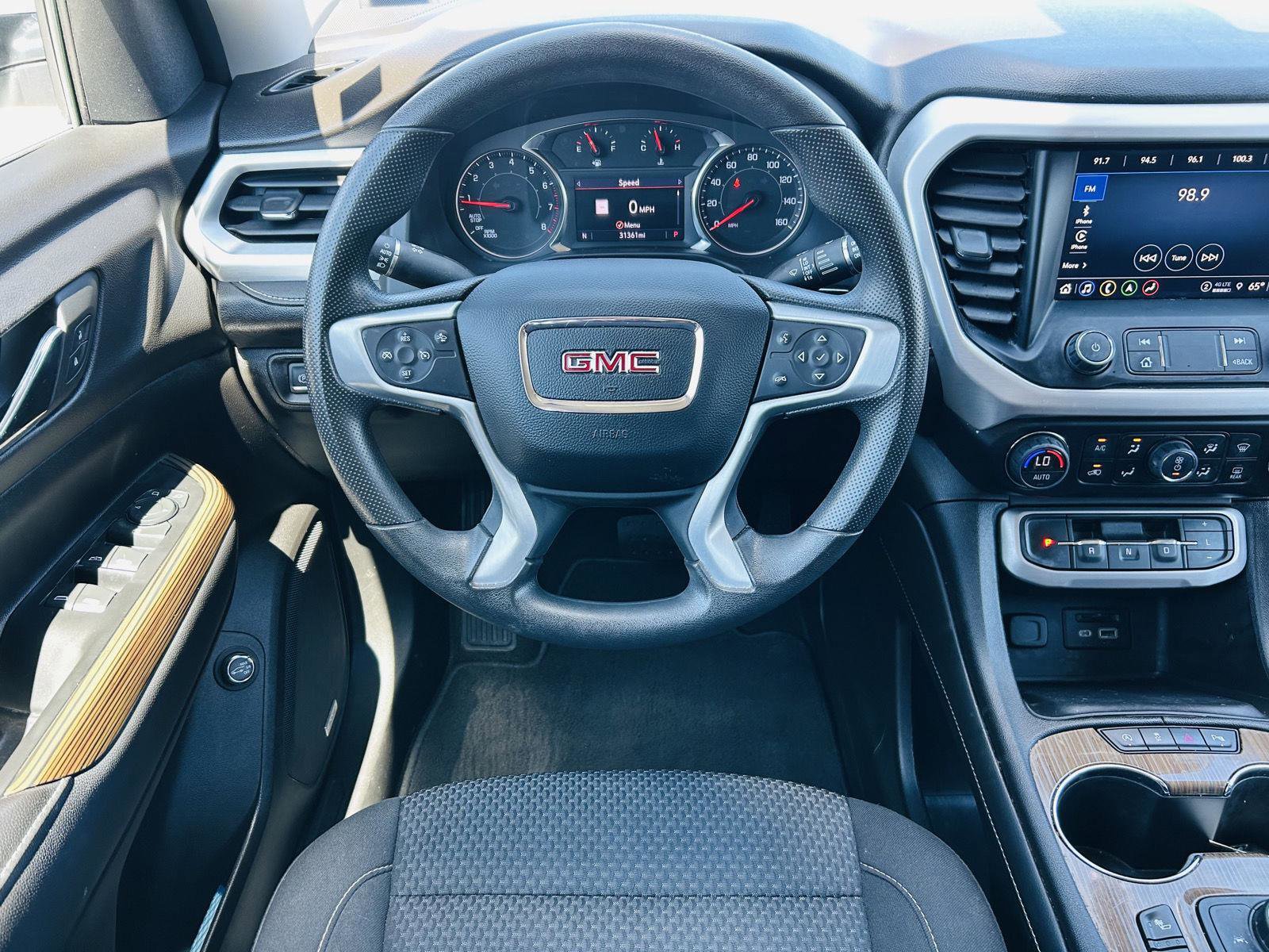 Used 2023 GMC Acadia SLE w/ Driver Convenience Package image 14