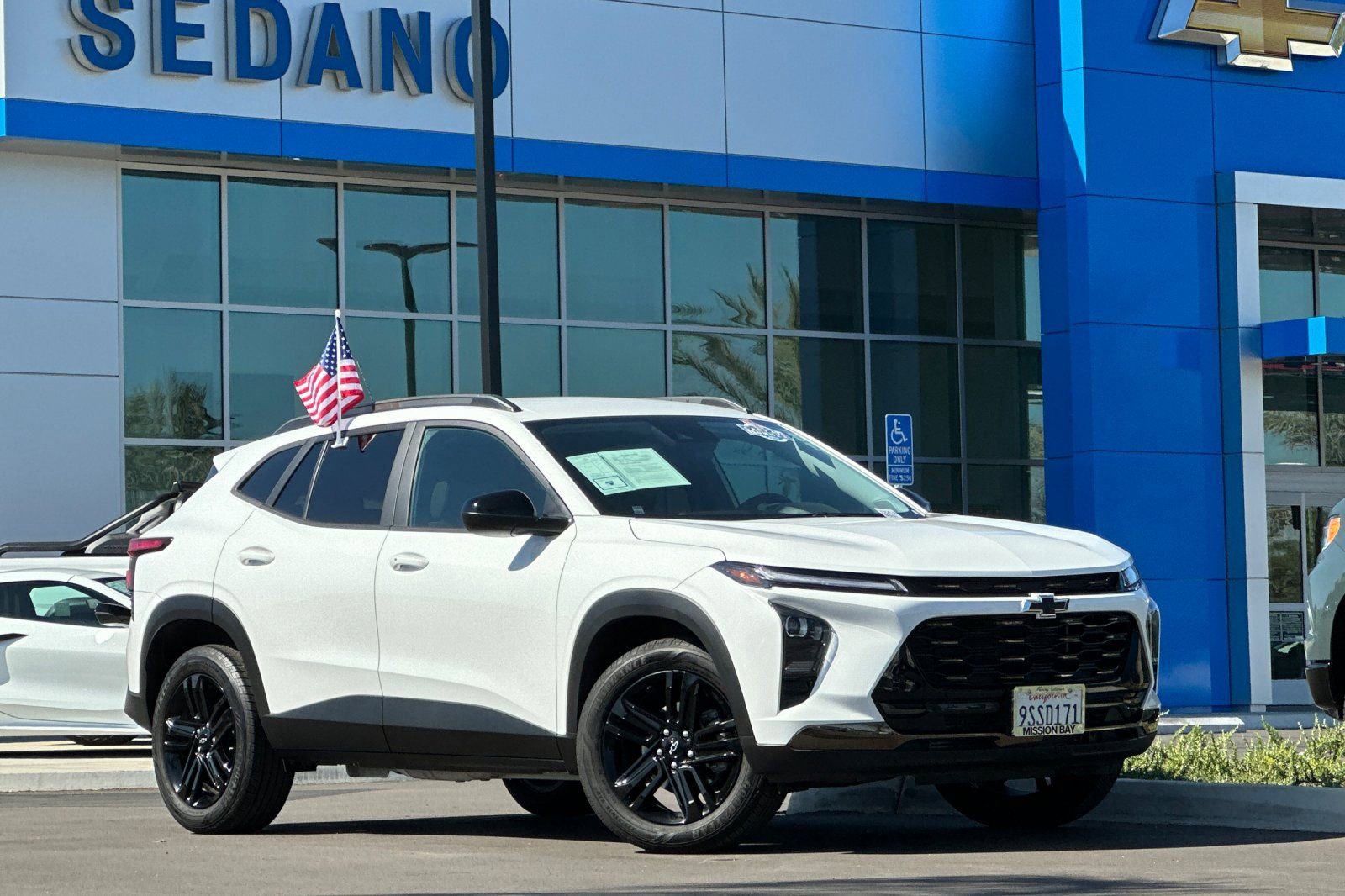 Certified 2025 Chevrolet Trax ACTIV image 2