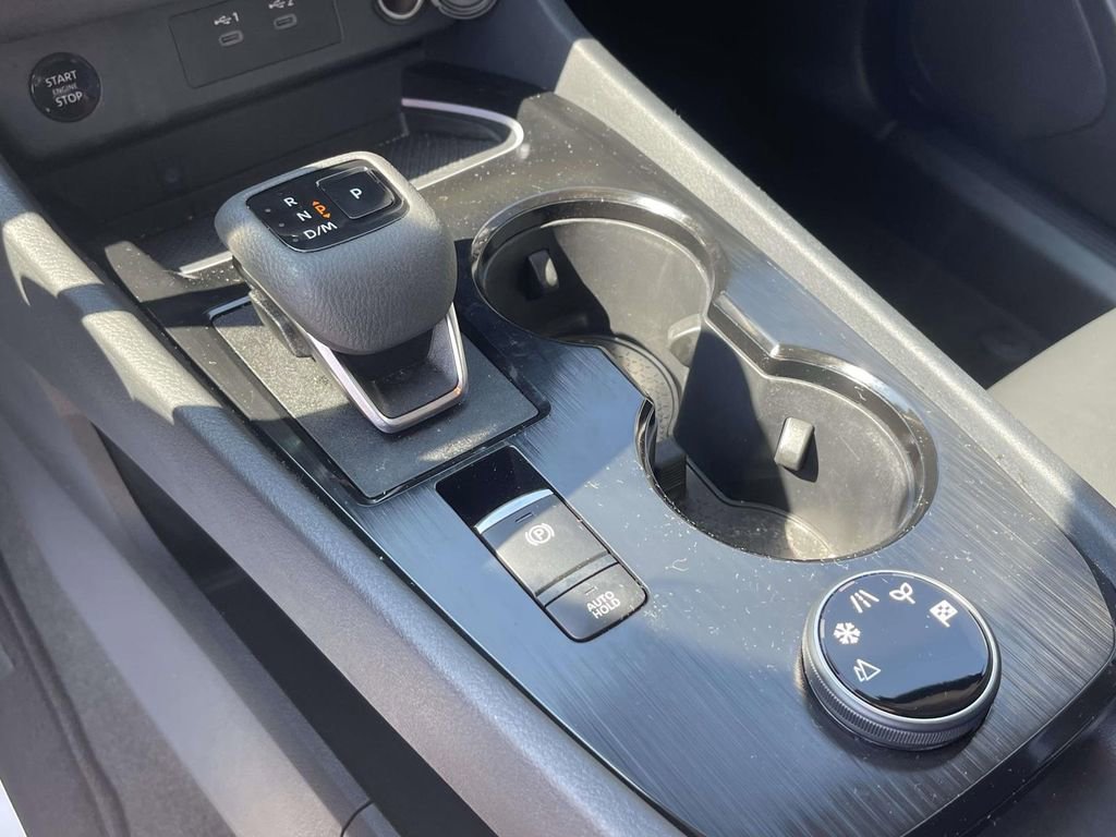 Used 2024 Nissan Rogue SL w/ SL Premium Package image 29