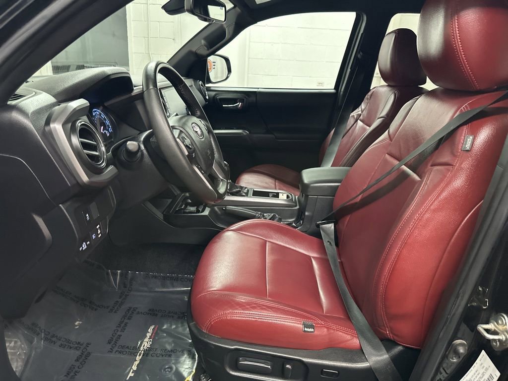 Used 2020 Toyota Tacoma TRD Off-Road w/ Technology Package image 19