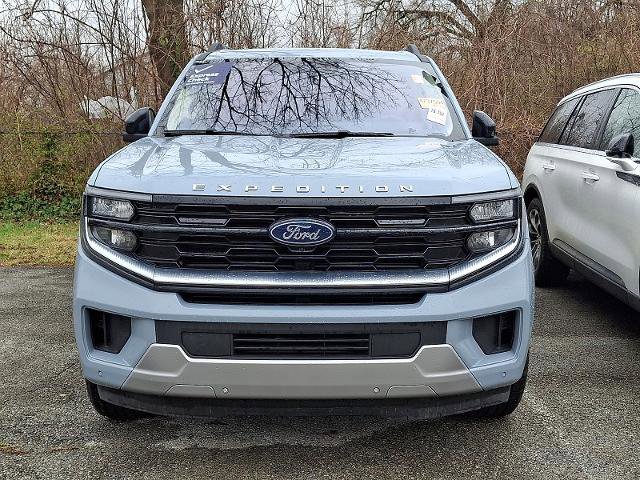 Certified 2025 Ford Expedition Platinum image 2