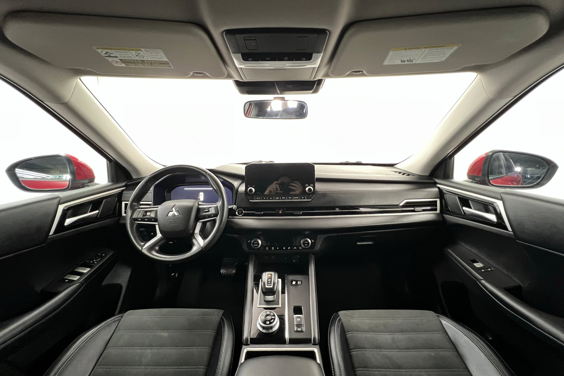 Used 2023 Mitsubishi Outlander SE image 9