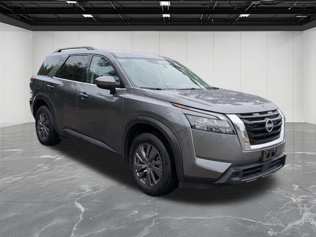 Used 2025 Nissan Pathfinder SV AWD/4WD image 13