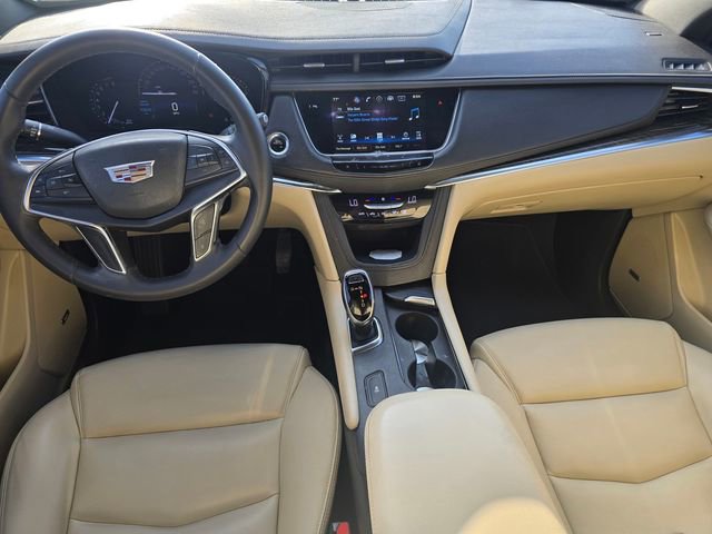 Used 2017 Cadillac XT5 FWD image 16