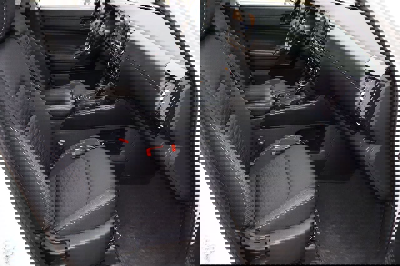 Used 2024 Nissan Pathfinder S image 17