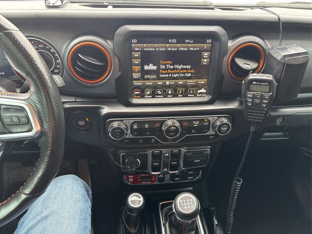 Used 2022 Jeep Gladiator Mojave w/ Cold Weather Group image 16