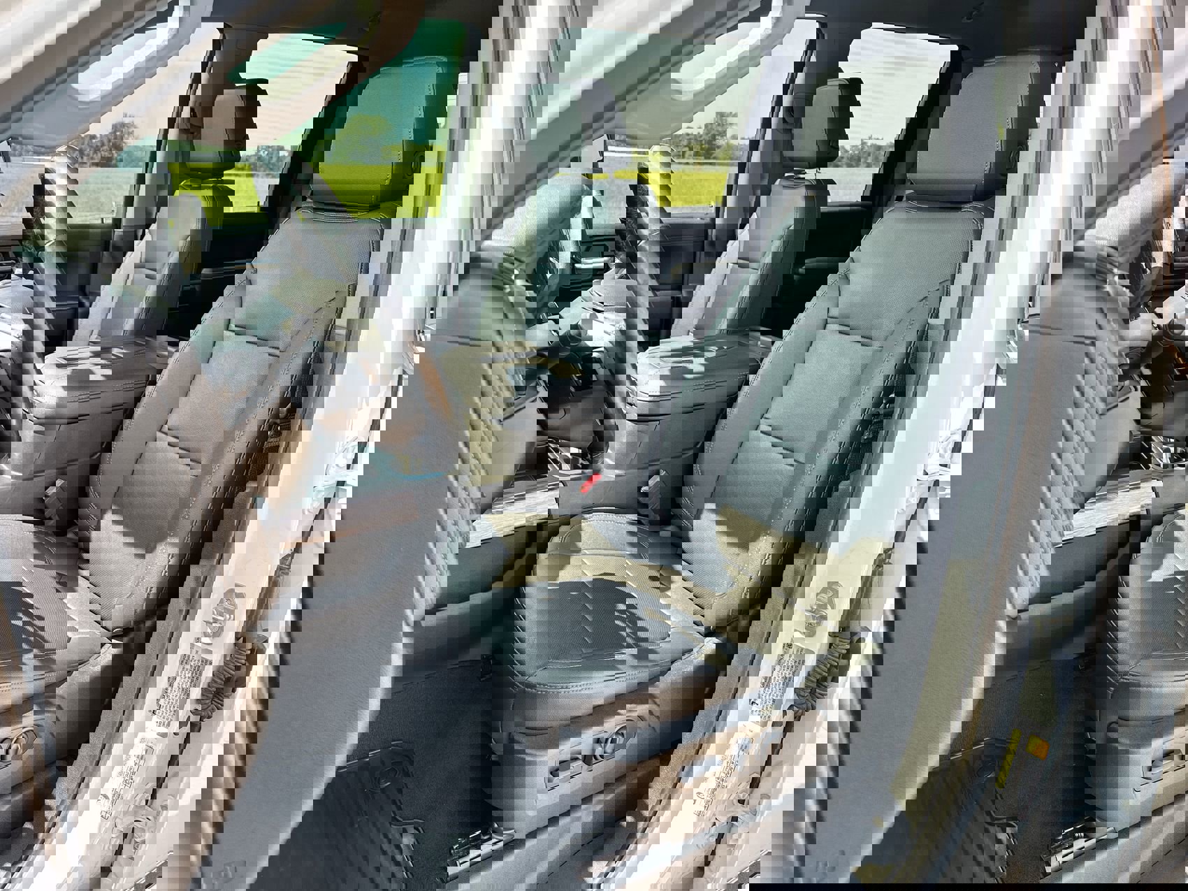 Used 2022 Chevrolet Silverado 2500 LTZ w/ LTZ Convenience Package image 11