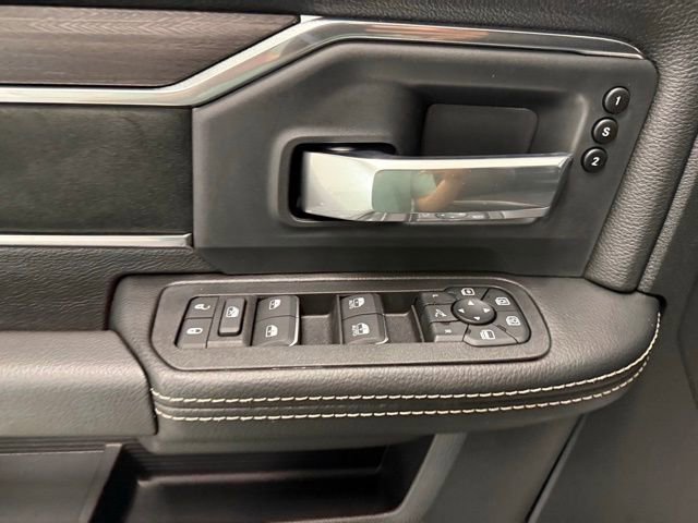 New 2026 RAM 2500 Laramie AWD/4WD image 16