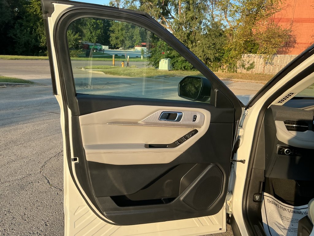 New 2026 Ford Explorer Active w/ Active Comfort Package AWD/4WD image 13