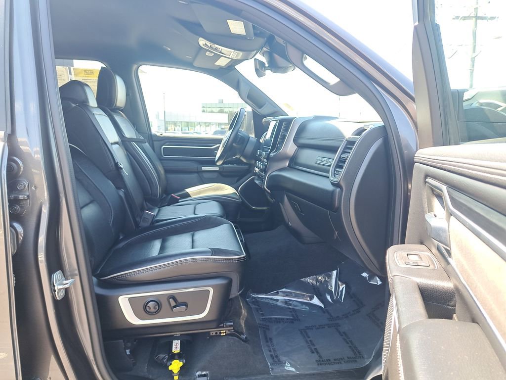 Used 2023 RAM 1500 Laramie AWD/4WD image 16