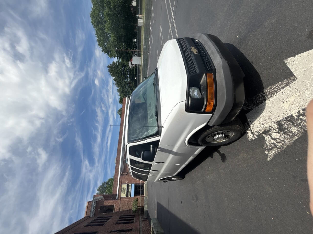 Used 2016 Chevrolet Express 2500 image 2