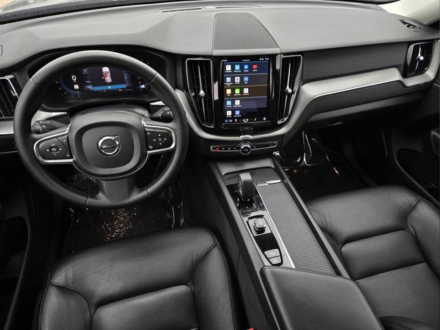Used 2023 Volvo XC60 B5 Core FWD image 14