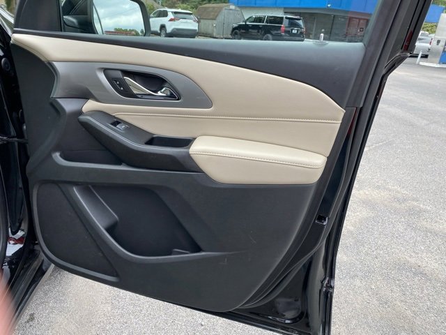 Used 2022 Chevrolet Traverse LS image 16