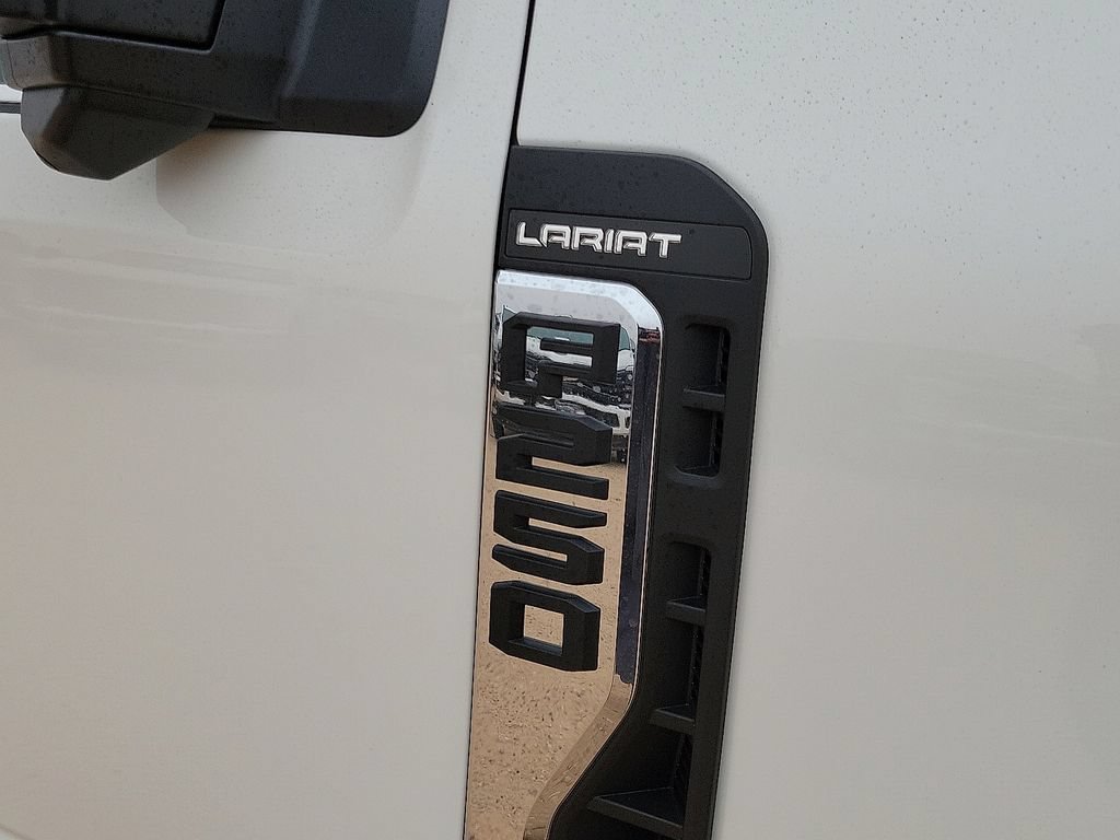 New 2026 Ford F250 Lariat w/ Lariat Premium Package AWD/4WD image 13