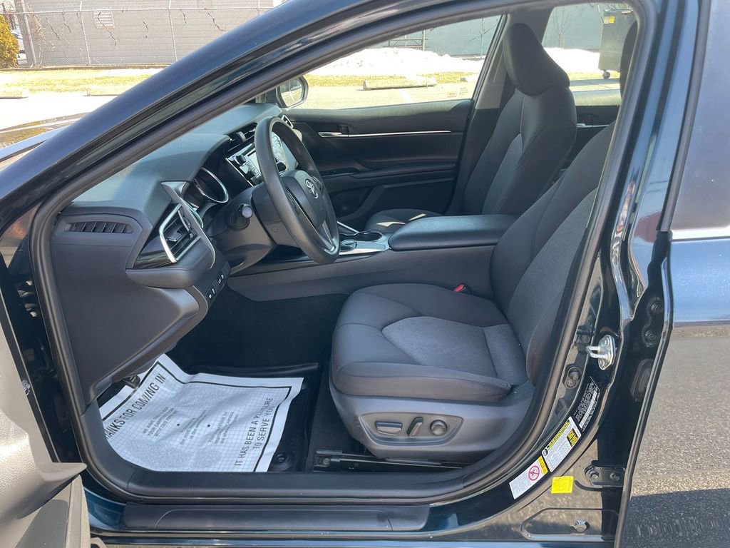 Used 2018 Toyota Camry LE w/ Convenience Package image 12