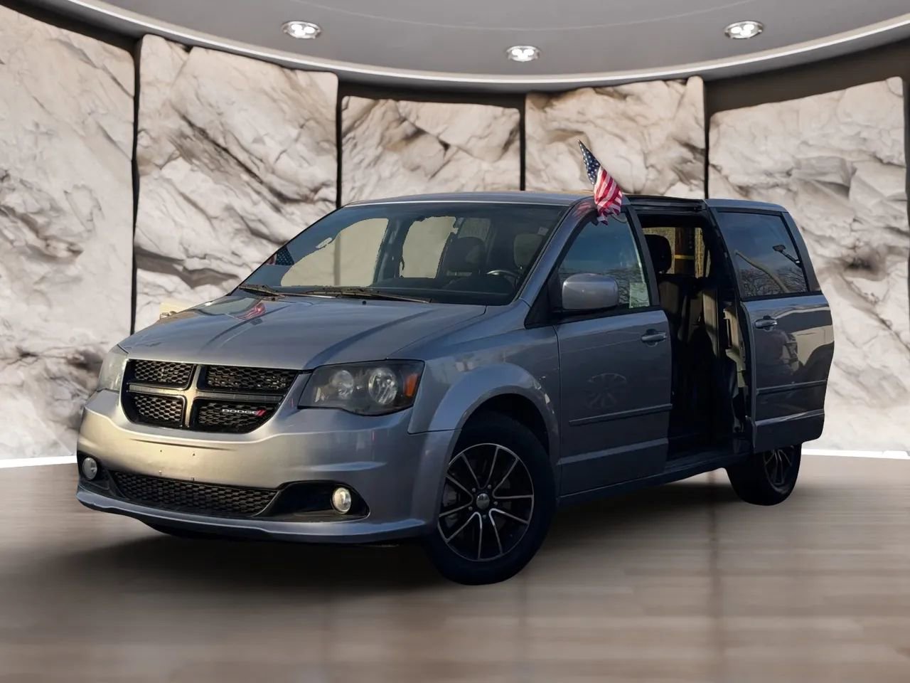 Used 2015 Dodge Grand Caravan SXT w/ Blacktop Package image 12