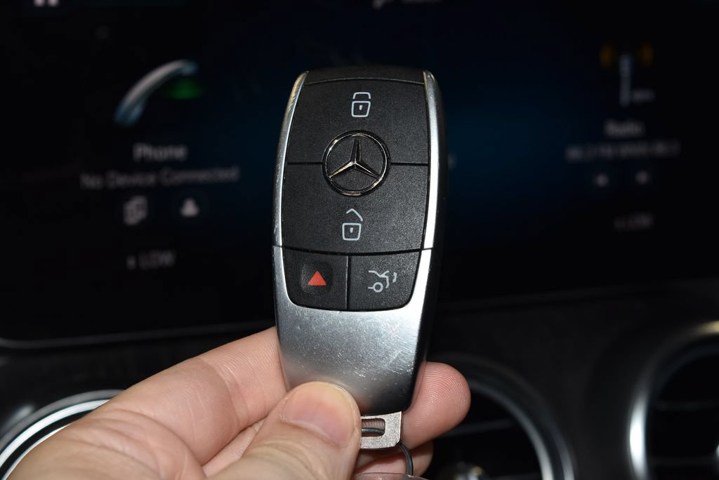 Used 2020 Mercedes-Benz GLC 300 4MATIC image 18