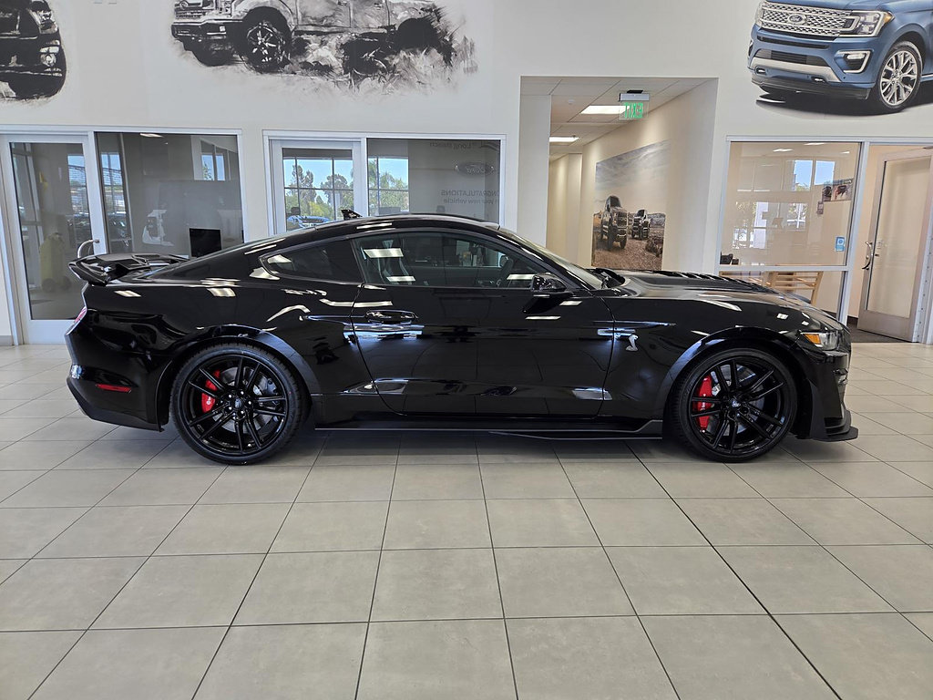 Used 2020 Ford Mustang Shelby GT500 w/ Technology Package RWD image 2