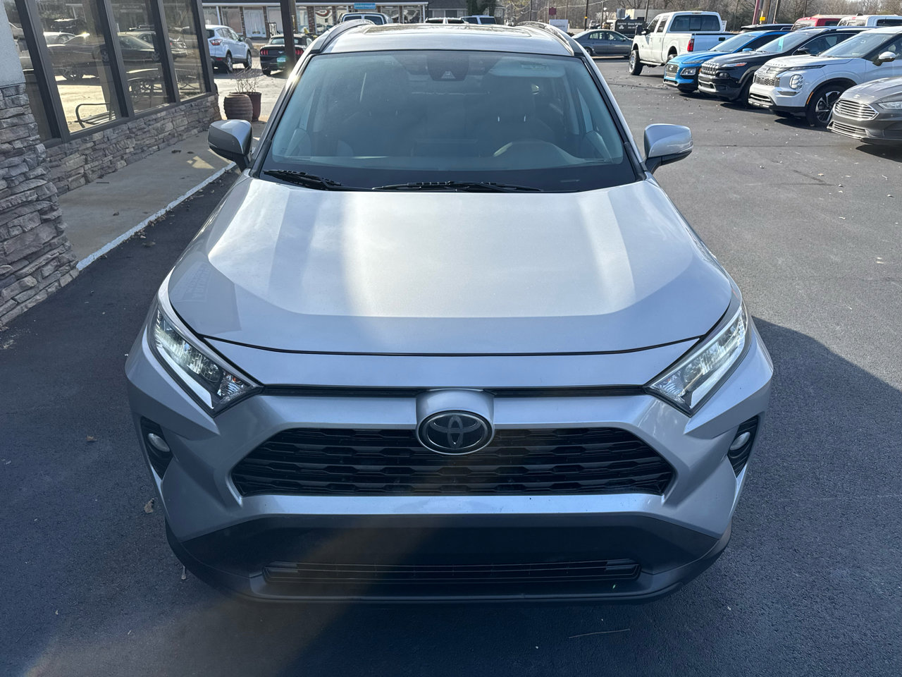 Used 2019 Toyota RAV4 XLE image 9