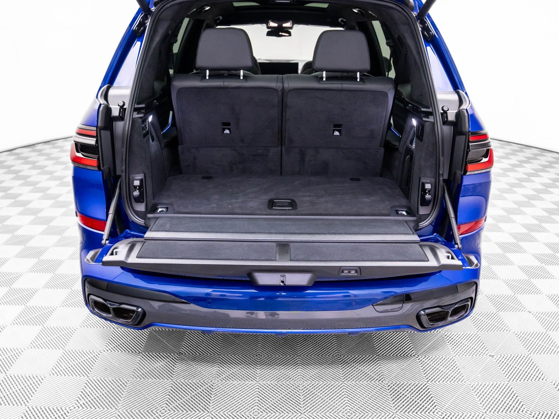 Certified 2024 BMW X7 M60i image 32