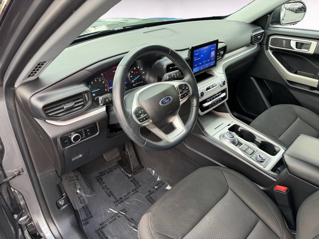 Used 2023 Ford Explorer XLT AWD/4WD image 10