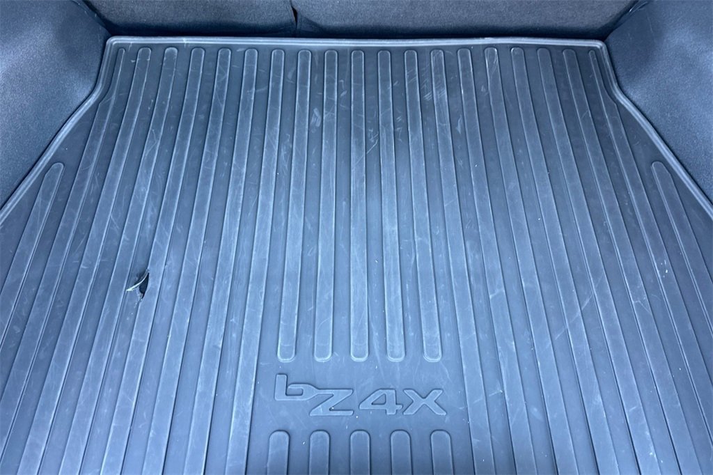 Used 2023 Toyota bZ4X Limited image 17