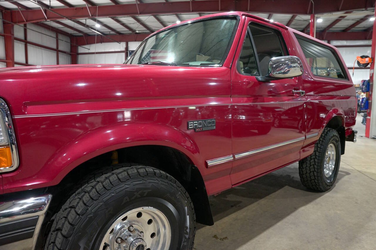 Used 1995 Ford Bronco XLT AWD/4WD image 33