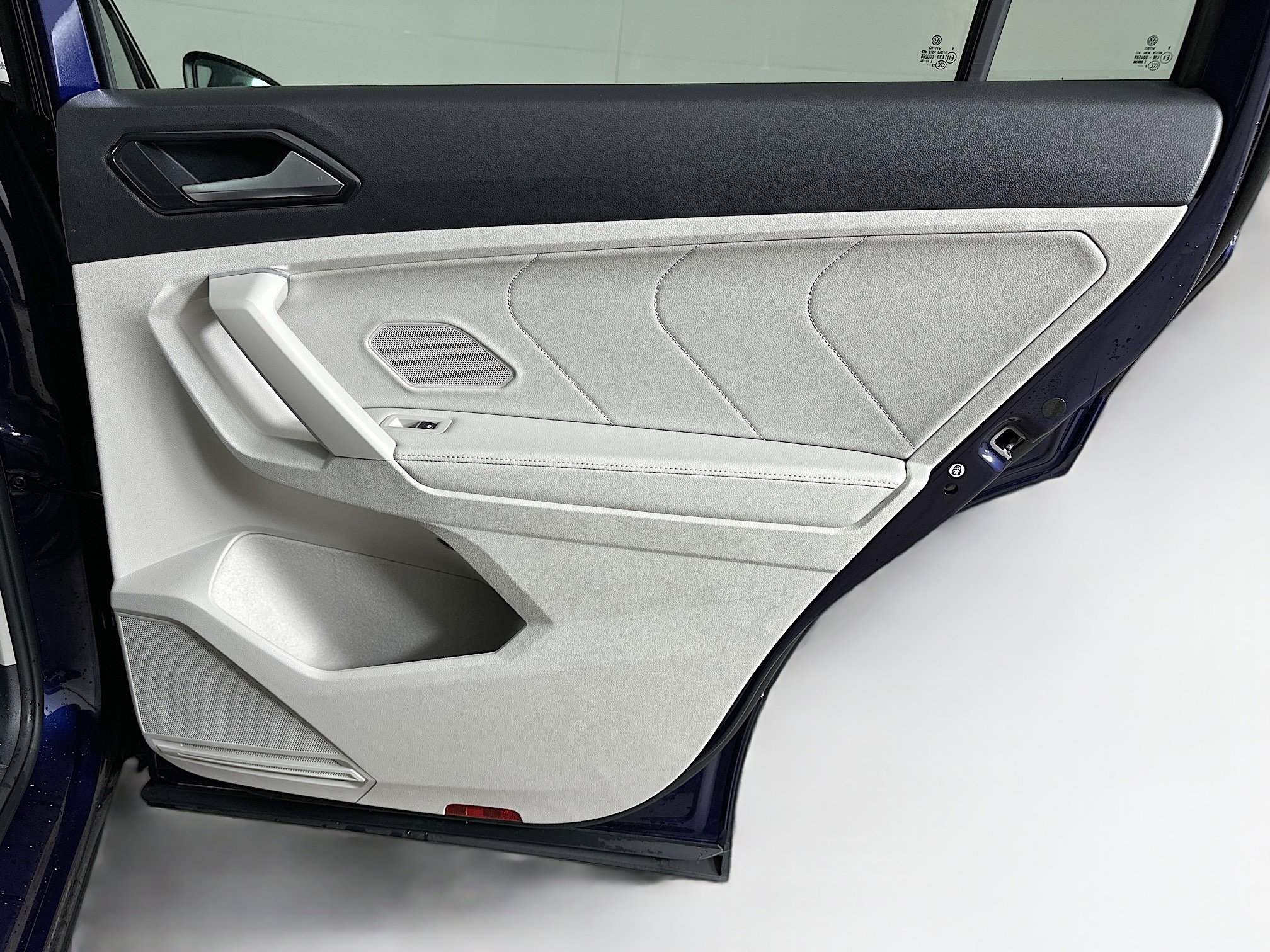 Used 2023 Volkswagen Tiguan SE image 29