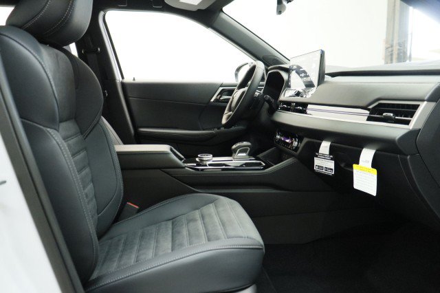 New 2026 Mitsubishi Outlander LE FWD image 17