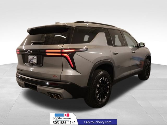 Used 2025 Chevrolet Traverse Z71 AWD/4WD image 2