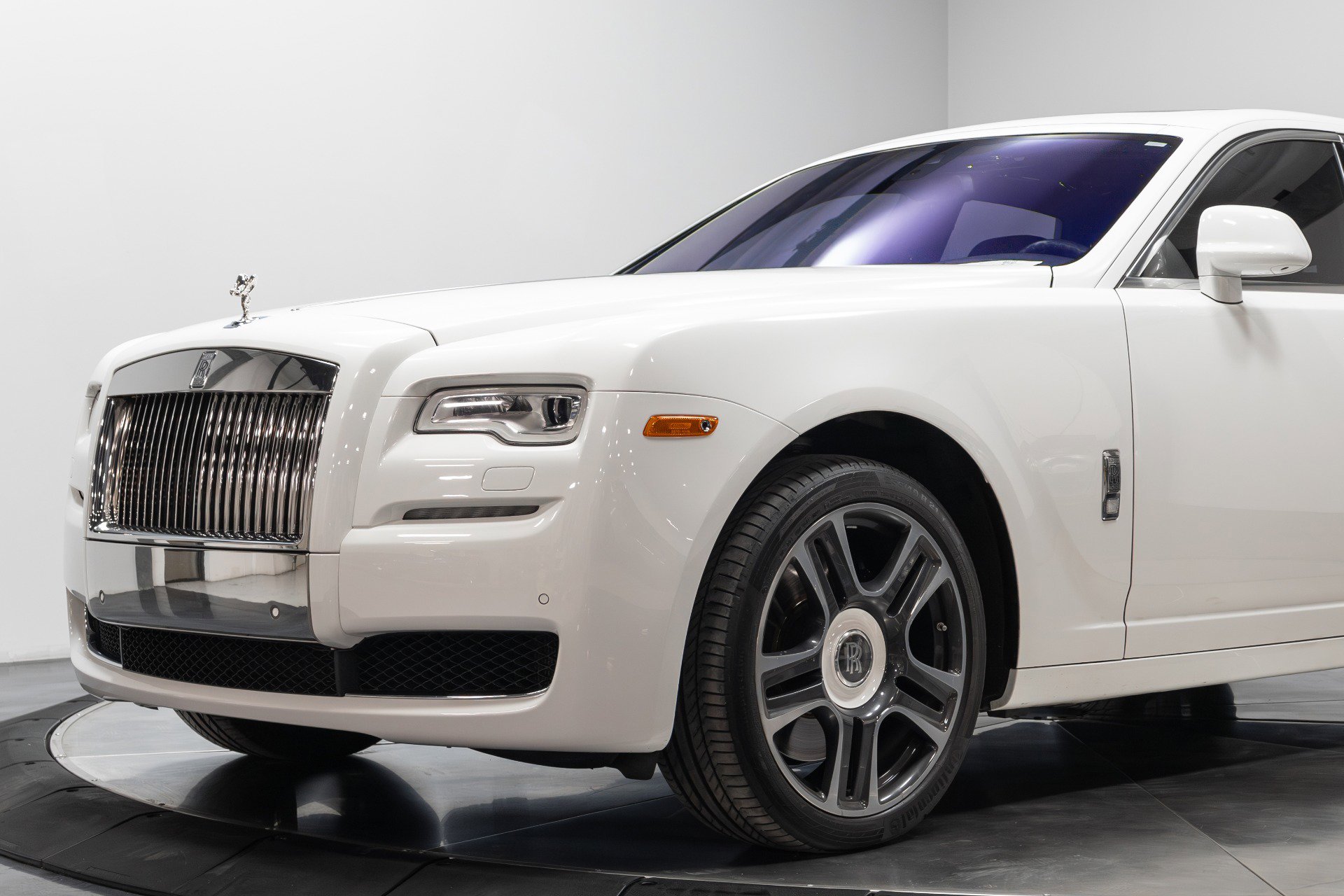 Used 2016 Rolls-Royce Ghost image 6
