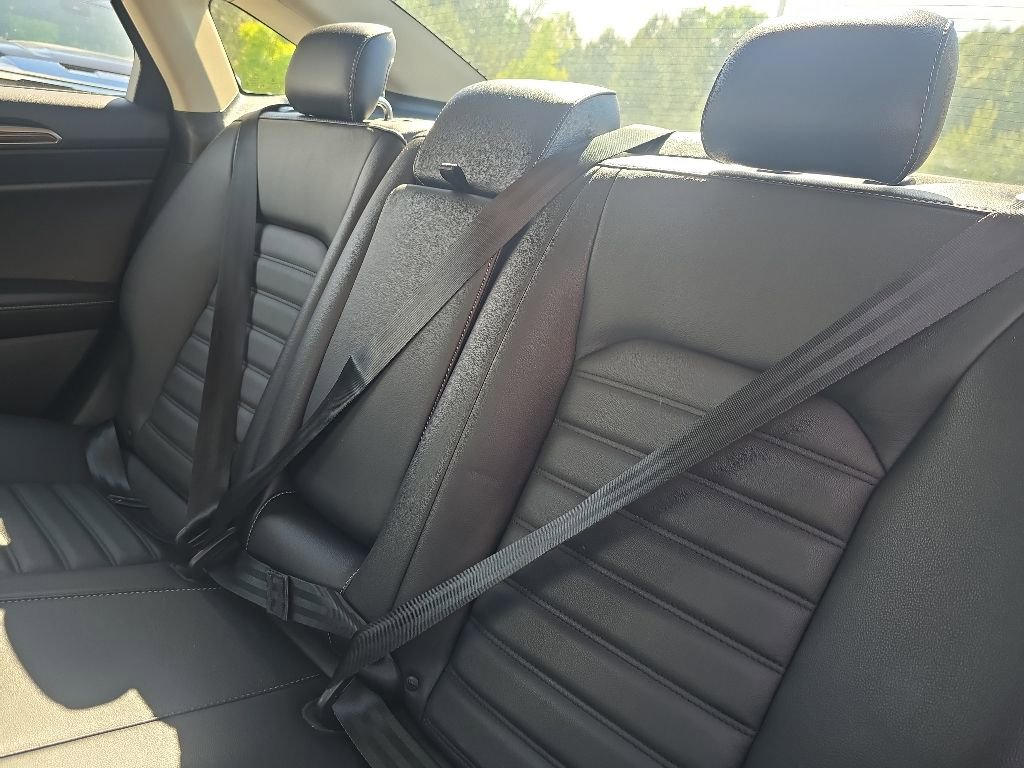 Used 2018 Ford Fusion SE w/ Fusion SE Technology Package FWD image 21