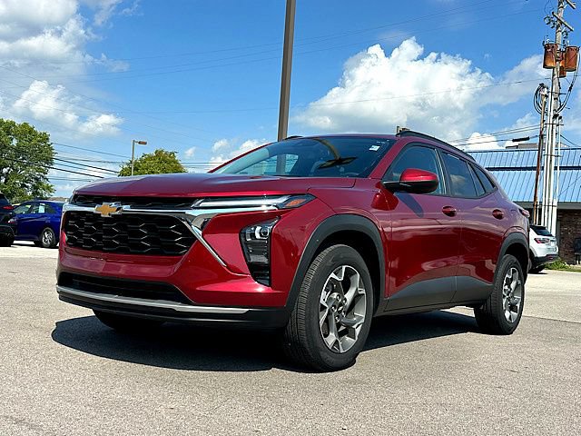 Used 2024 Chevrolet Trax LT w/ Sunroof Package FWD image 9